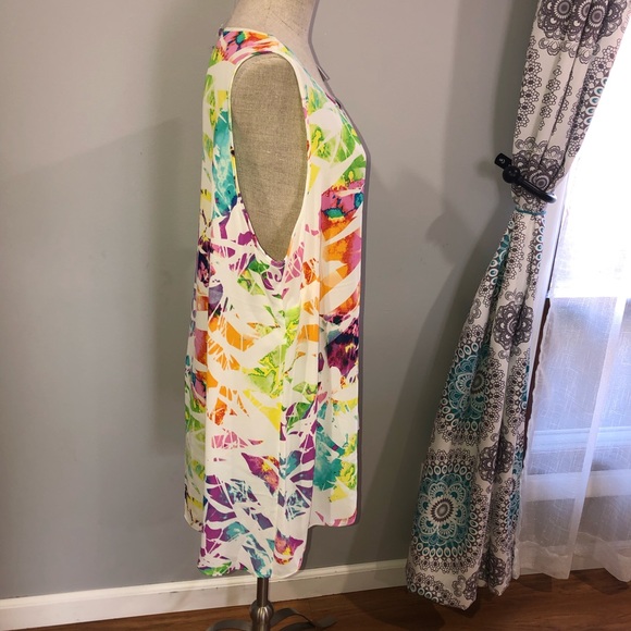 NWT ROSE + OLIVE Abstract Sleeveless Top Sz 2X - Picture 2 of 8